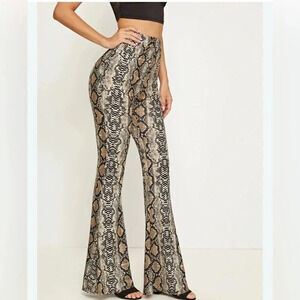 Sadie and Sage Snakeskin Print Flare Leg Pants‎ Small